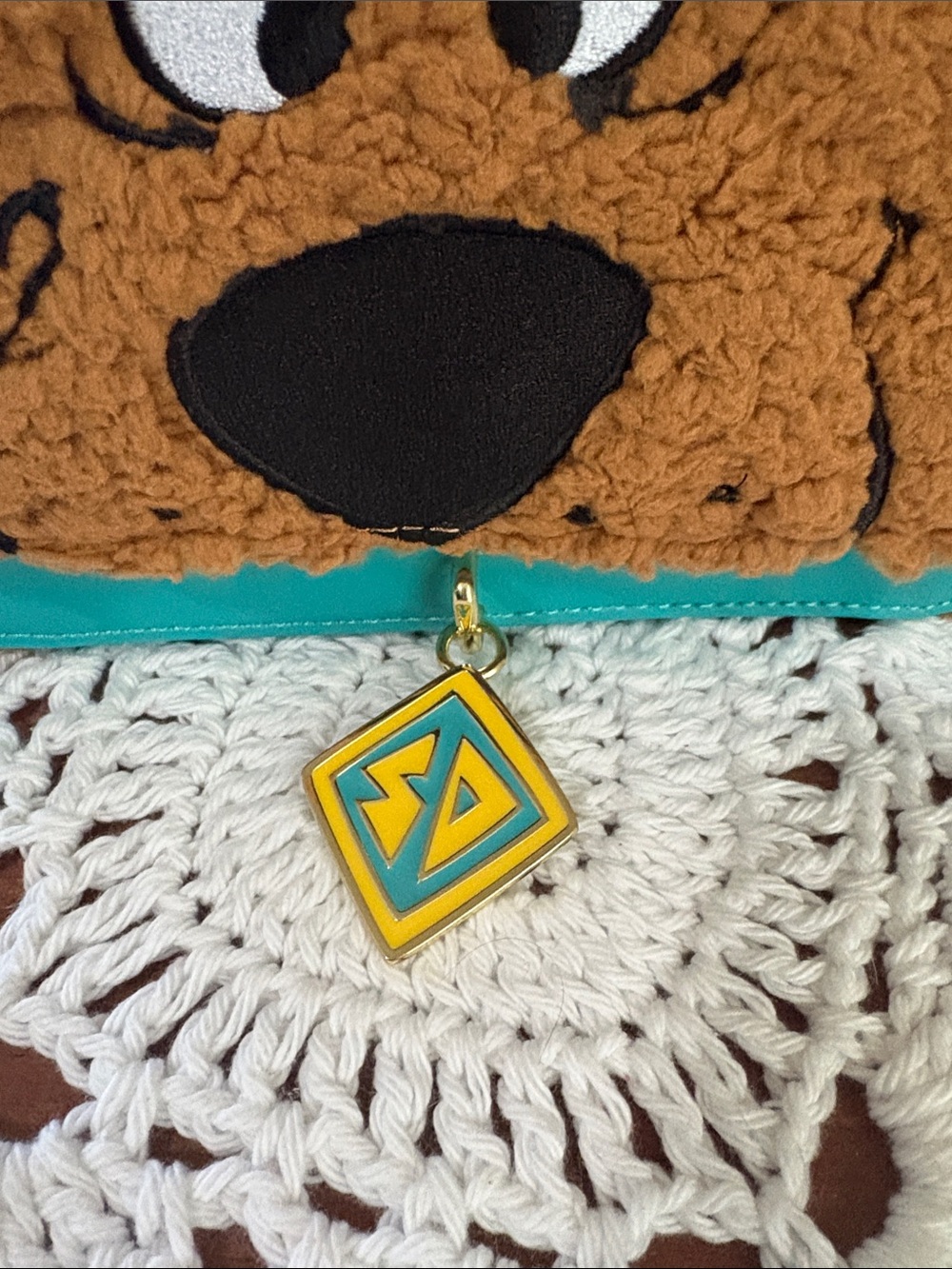 Loungefly Scooby-Doo Sherpa Crossbody Bag with Teal Strap NWT - Picture 2 of 4